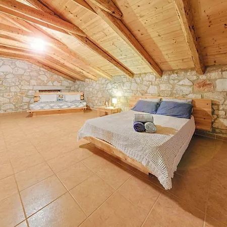 Joanna's Stone Apartman