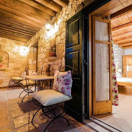 Joanna's Stone Apartament Vasilikí