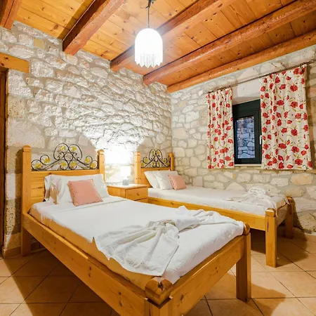 Joanna's Stone Apartament