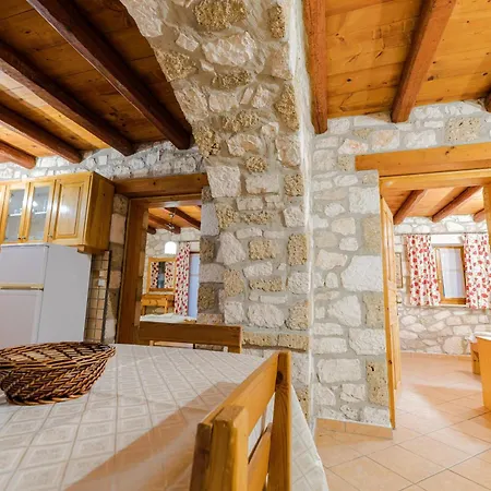 Joanna's Stone Apartament Vasilikí
