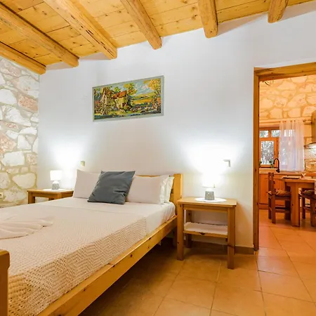 Joanna's Stone Apartament