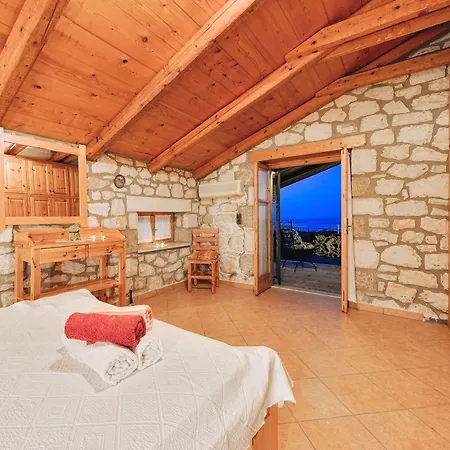 Joanna's Stone Apartment *