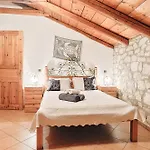 Joanna's Stone Apartment